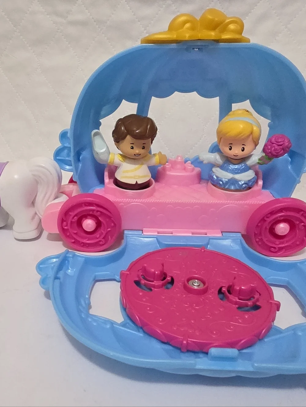 Little People Disney Princess Cinderella Carriage with both Figures Fisher Price
